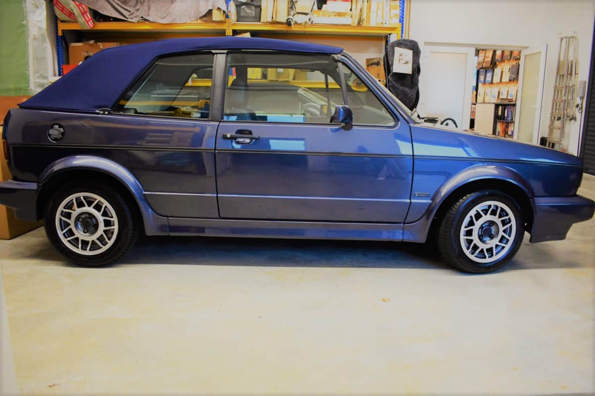 VW Golf 1 Cabrio Lackierung und neues Verdeck - Waskey Sattlerei und  Polsterei