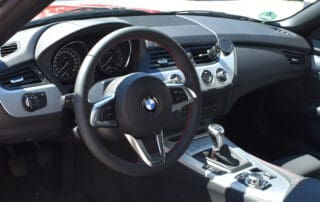 BMW_Z4_Leder_Sitze_Tuerverkleidung_Mittelkonsole_neu_beziehen_Plastikteile_Innenraumverkleidungen_neu_montieren_Fahrzeugaufbereitung_2